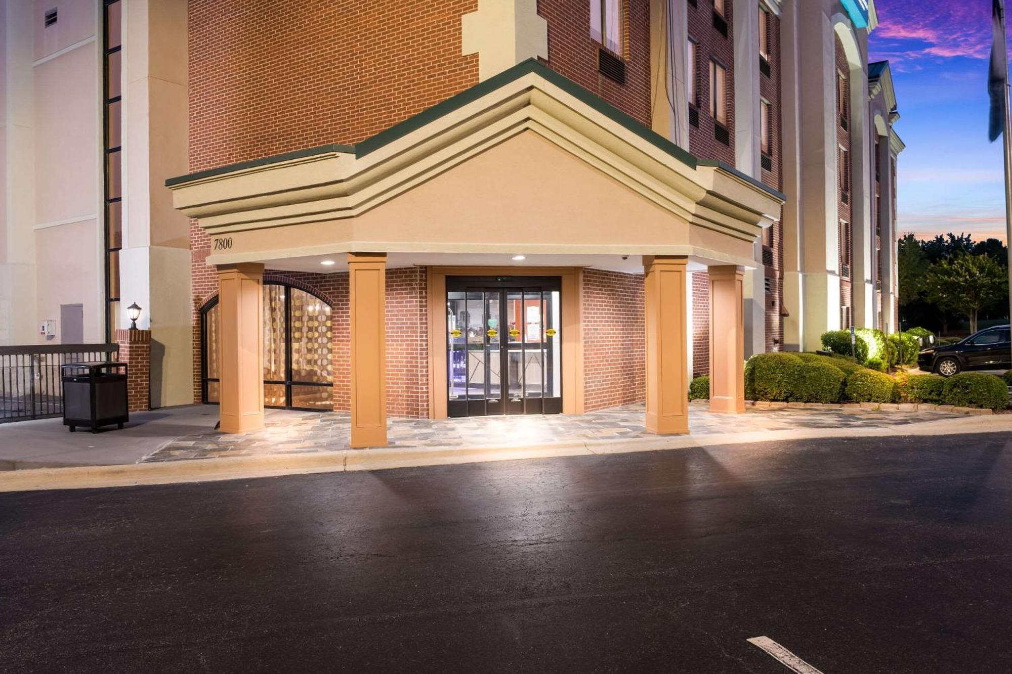 Clarion Pointe Greensboro Airport Zewnętrze zdjęcie