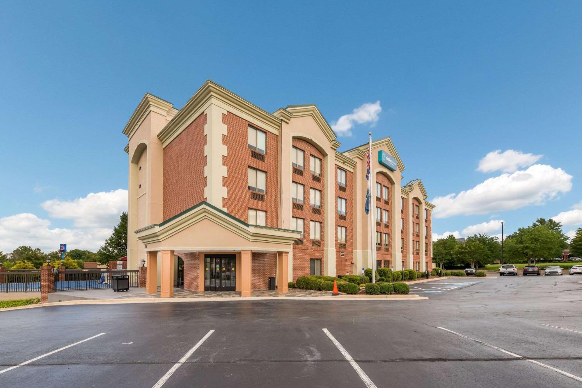 Clarion Pointe Greensboro Airport Zewnętrze zdjęcie