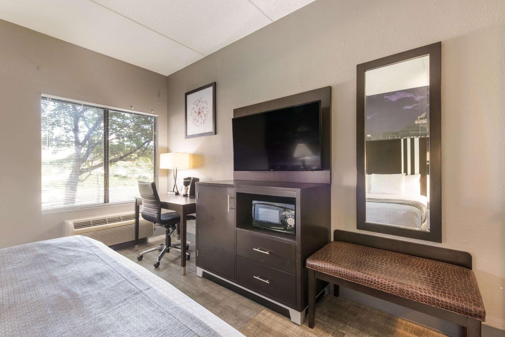 Clarion Pointe Greensboro Airport Zewnętrze zdjęcie